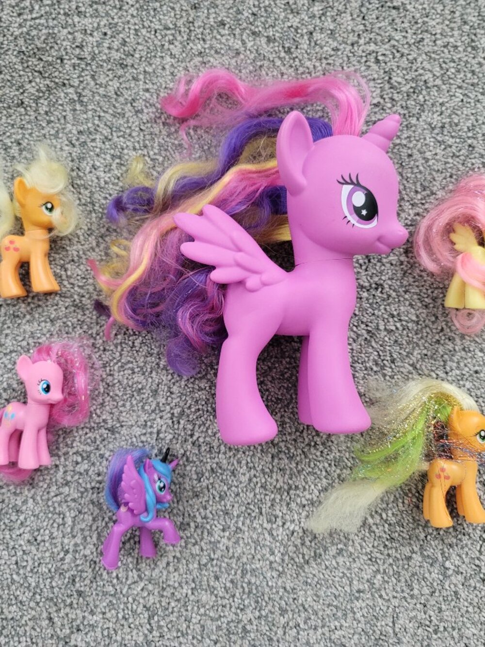 My Little Pony G4 lot- Twilight Sparkle & Mini Figures Bundle lot of 6